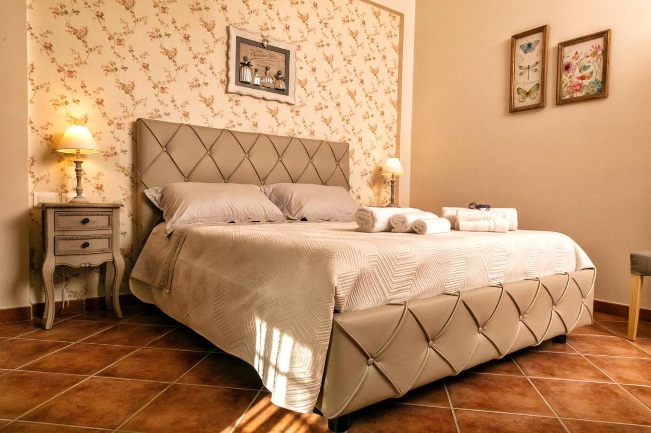 Il Mandorlo Fiorito Bed And Breakfast Ogliastro Cilento Exterior foto